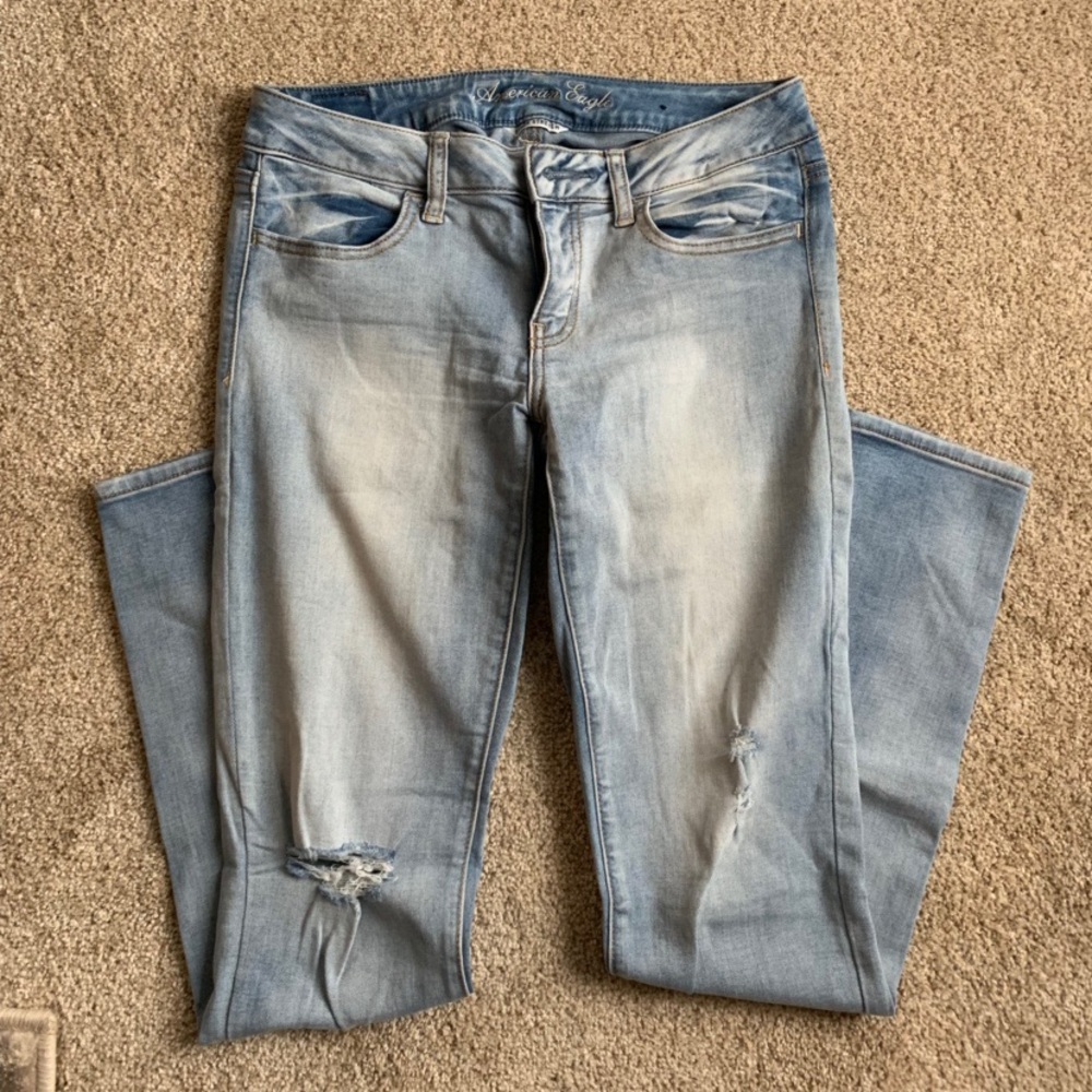 AE Light Wash Jeggings